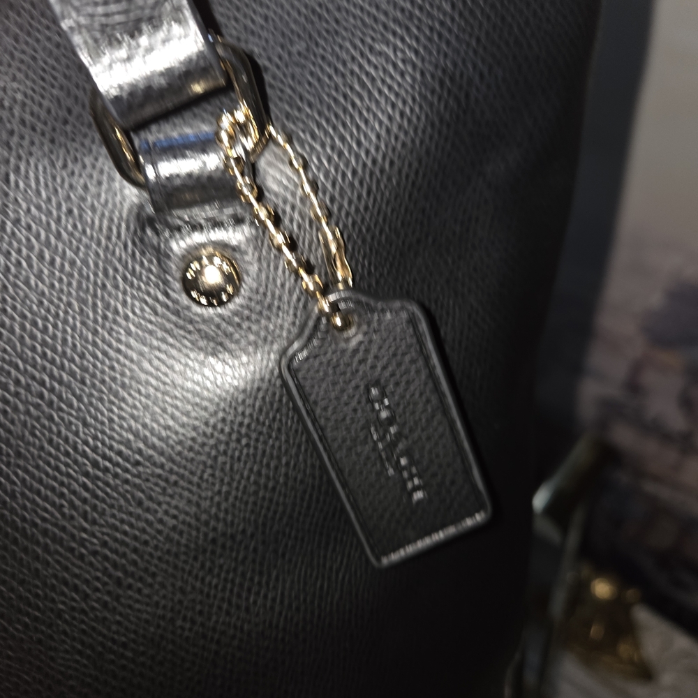 Coach Crossgrain Leather Tote - Picture 4 of 6